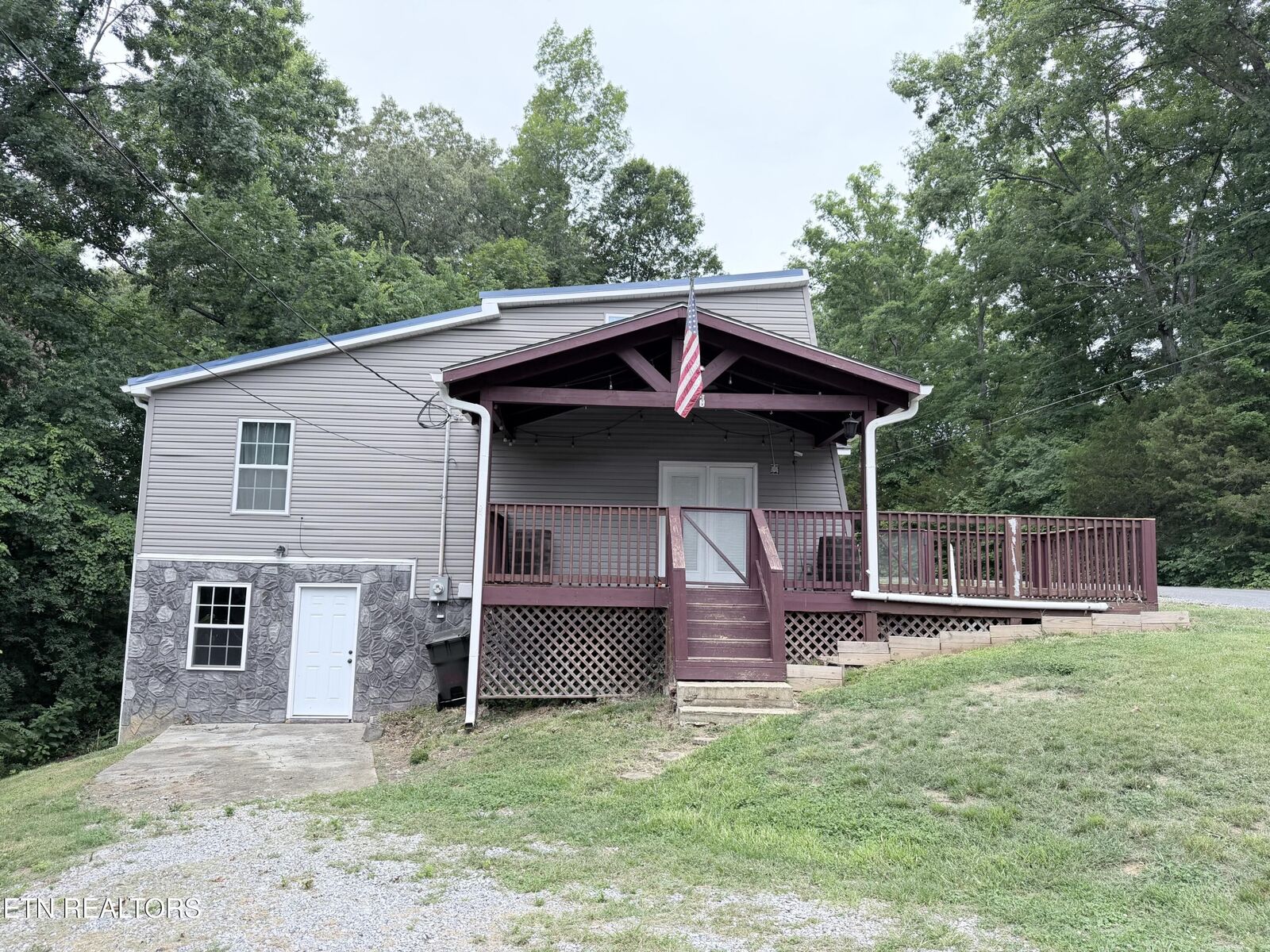 Property Photo:  913 Topside Rd  TN 37862 