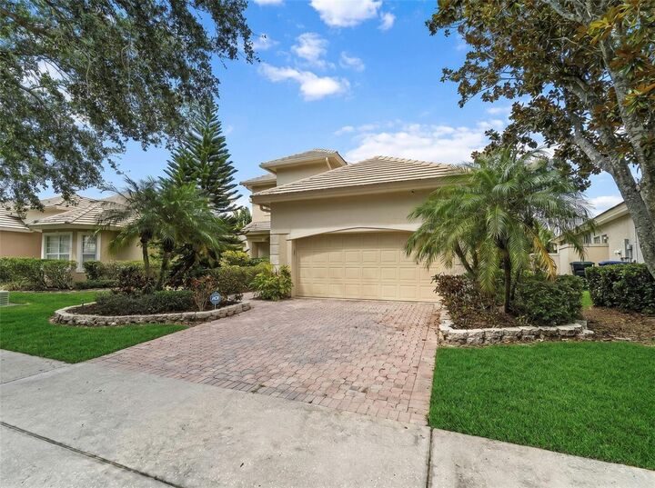 Property Photo: 10513 Holly Crest Drive FL 32836