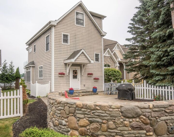 Property Photo: 6550 N Shore Drive MI 49234