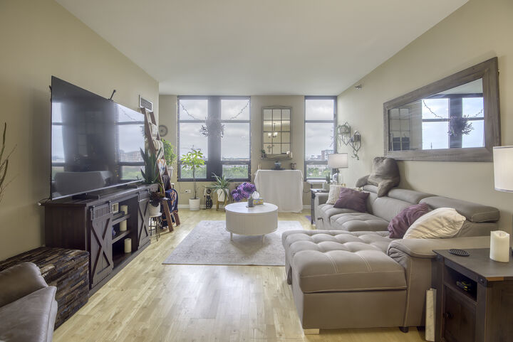 Property Photo: 1255 S State Street 806 IL 60605