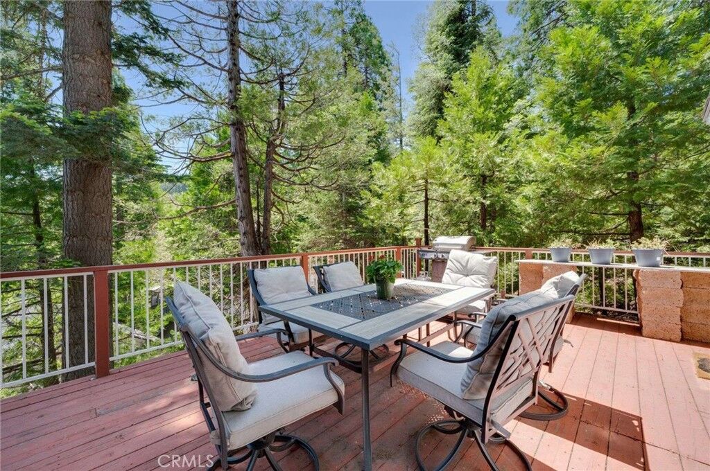 Property Photo: 395 Primrose CA 92352