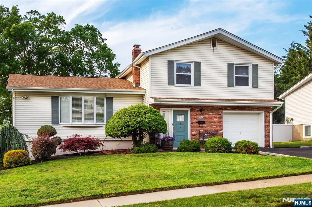 Property Photo: 14 Stirling Lane NJ 07470