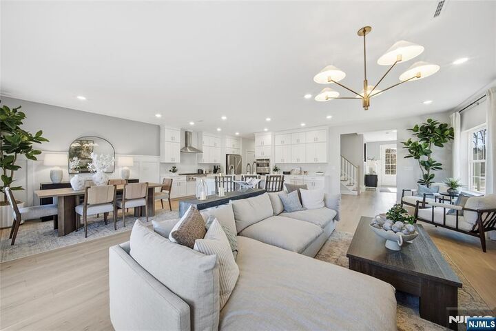 Property Photo:  22 Arlington Place  NJ 07036 