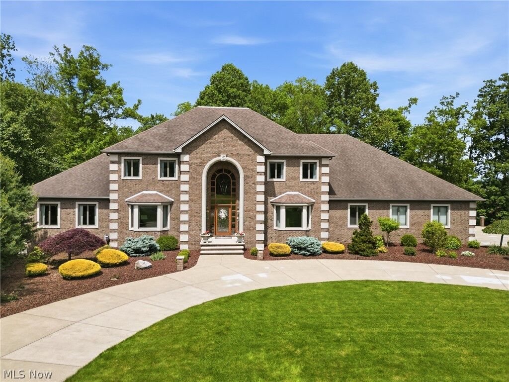 Property Photo: 1337 Meadowood Circle OH 44514