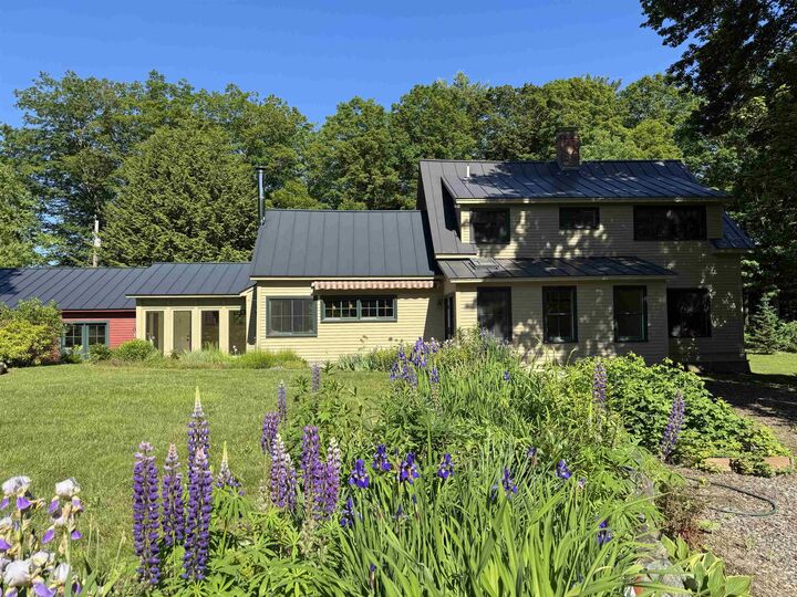 Property Photo:  470 Old County Road  NH 03781 
