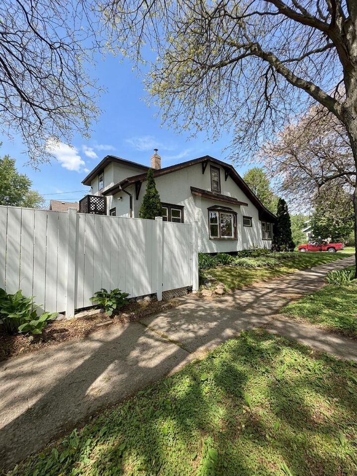 Property Photo:  3044 32nd Avenue S  MN 55406 