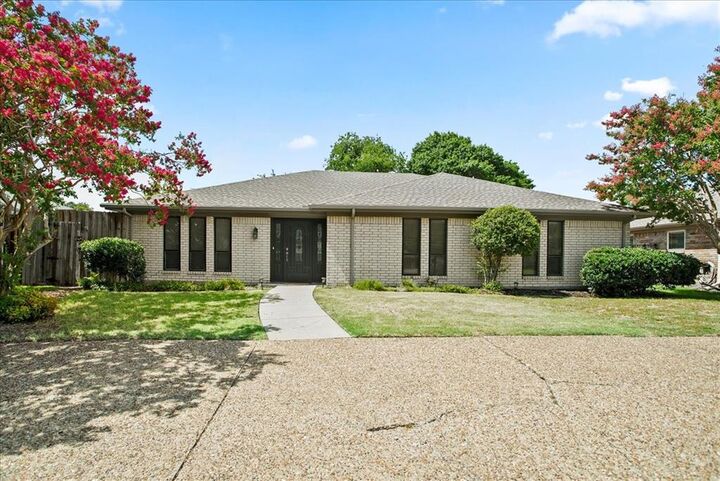 Property Photo: 2309 Lawndale Drive TX 75023