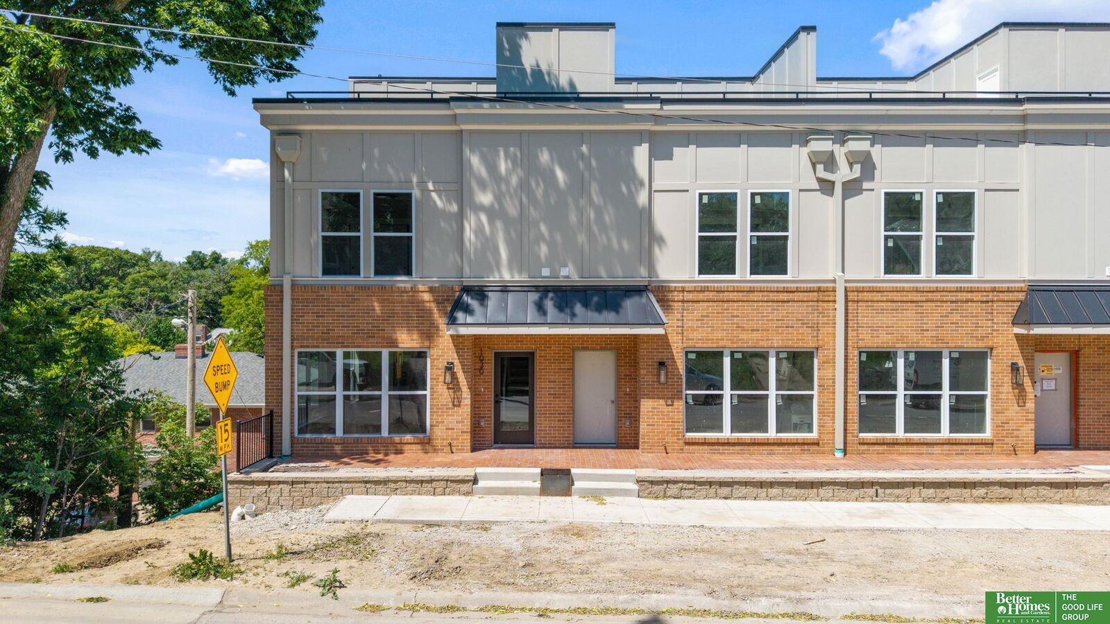 Property Photo: 1006 S 33rd Street NE 68105