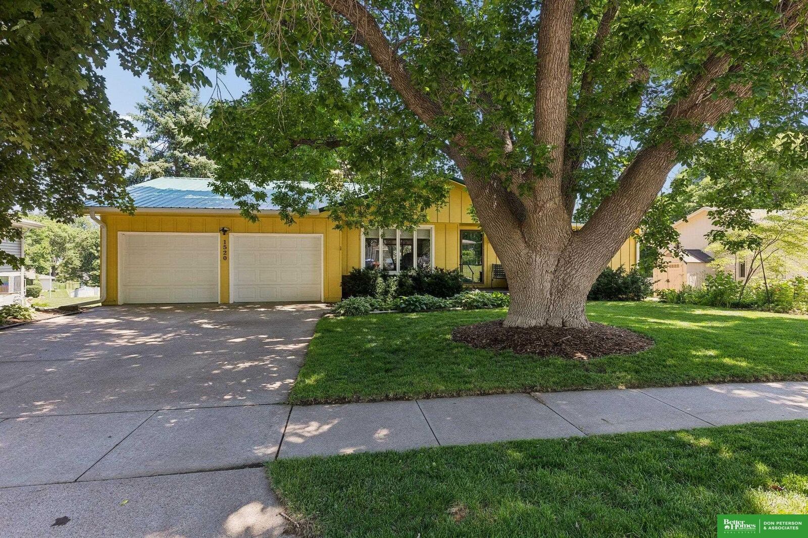 Property Photo:  1520 Elkhorn Drive  NE 68002 