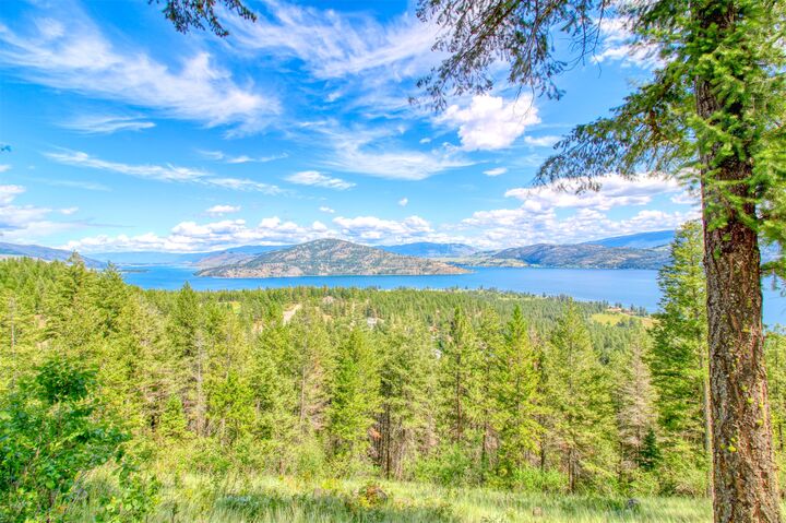 Property Photo: 138 Crown Crescent BC V1H 2C3