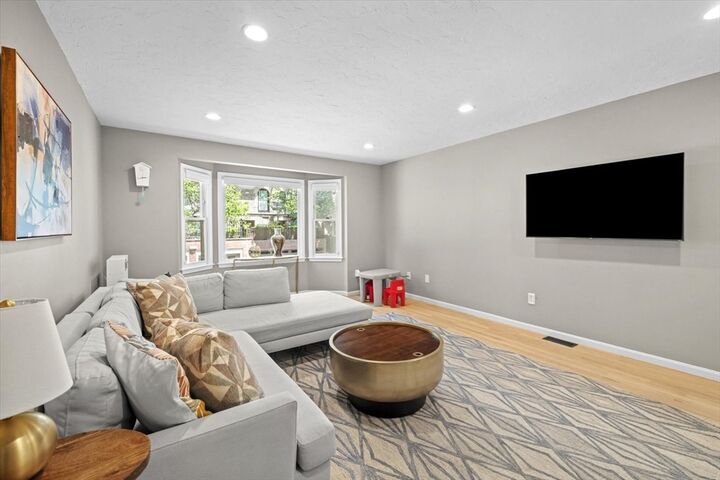 Property Photo:  48 Regent Circle 48  MA 02445 
