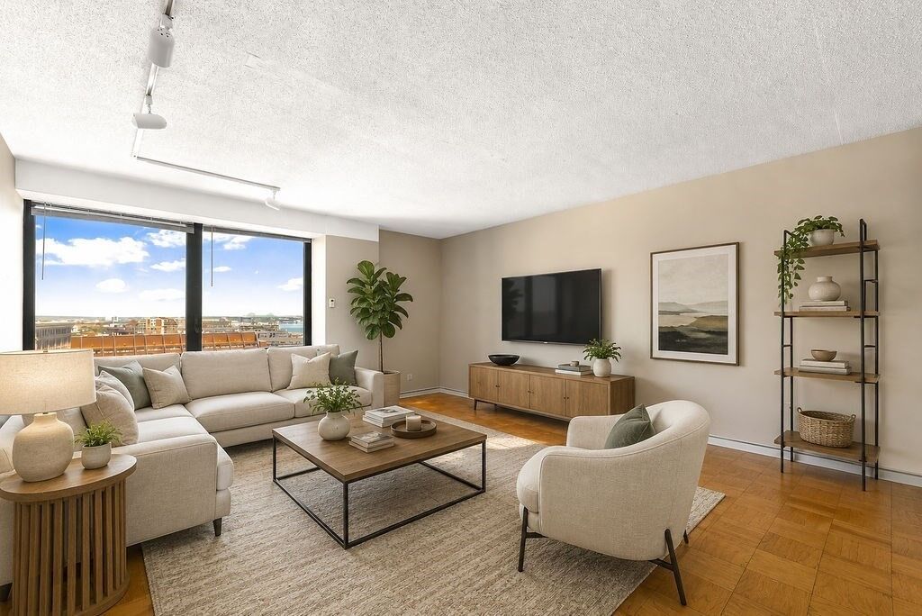 Property Photo:  65 E India Row 15C  MA 02110 