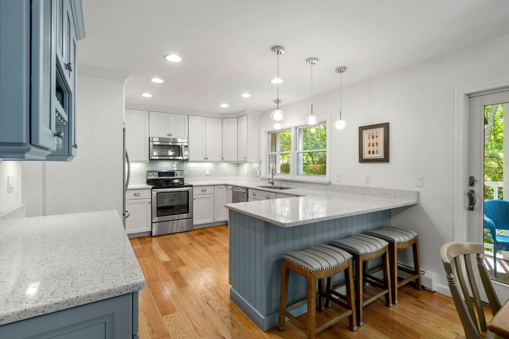 Property Photo:  4 Deer Haven Rd  MA 01915 