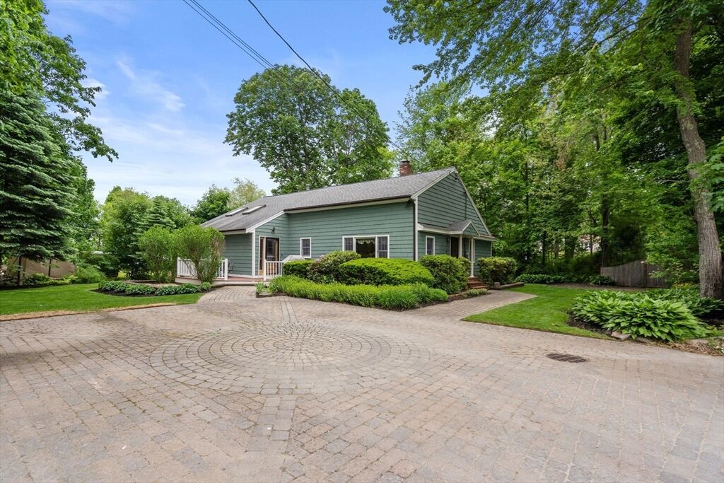 Property Photo:  18 Ivy Rd  MA 01460 