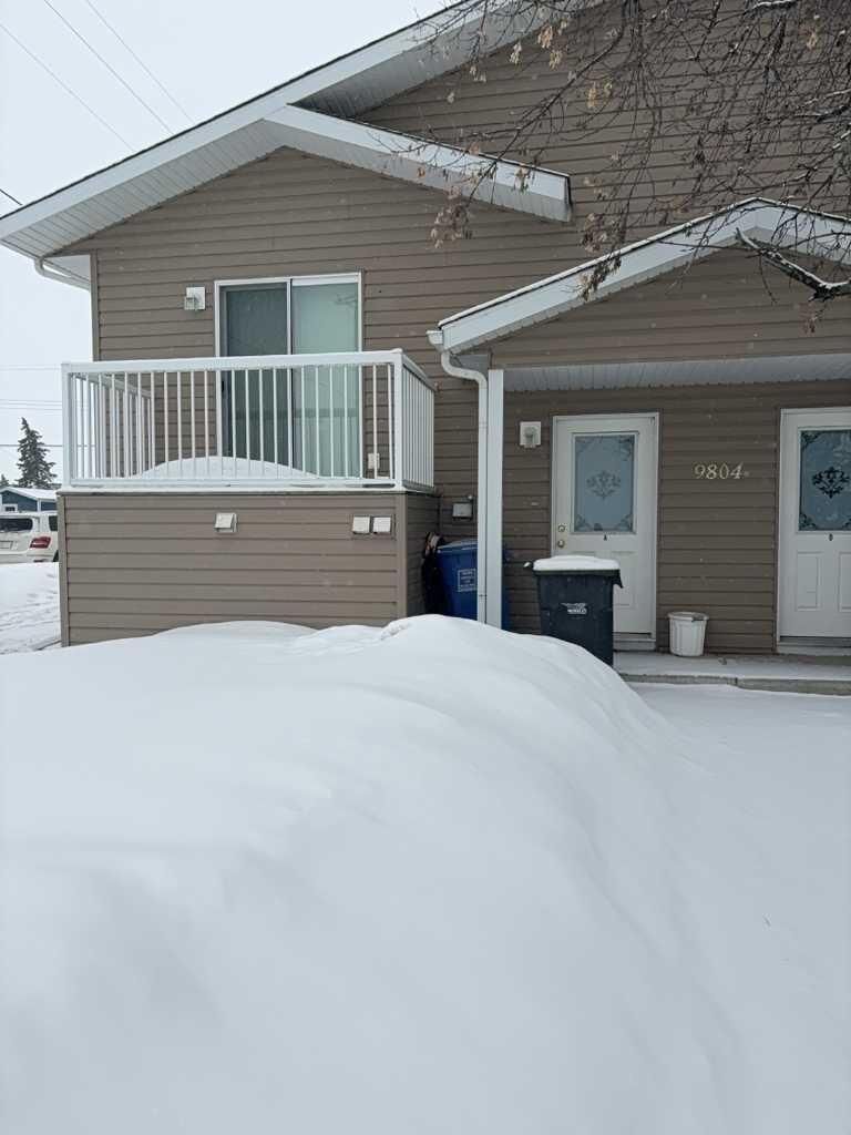 Property Photo: 9804 99 Street A AB T0H 3S0