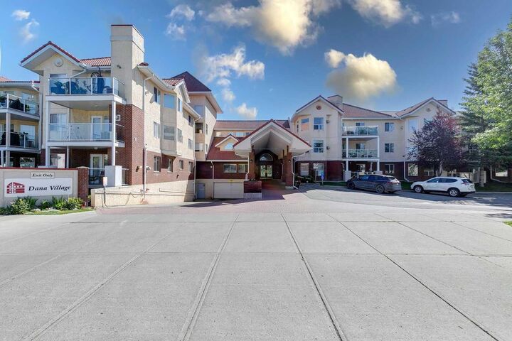 Property Photo: 1818 Simcoe Boulevard SW 1118 AB T3H 3L9