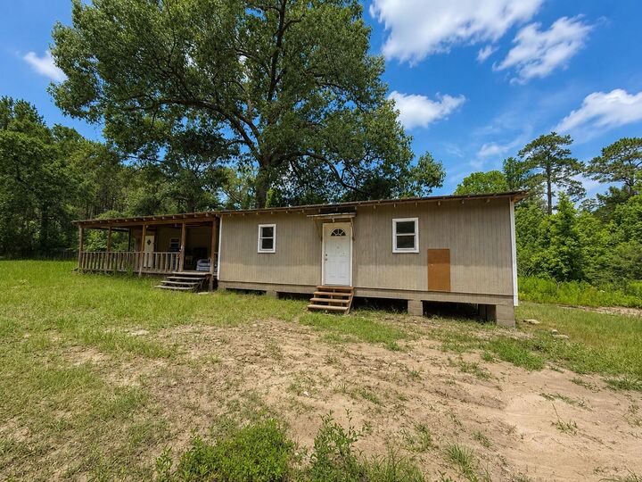 Property Photo:  359 Brown Ritter  LA 71446 