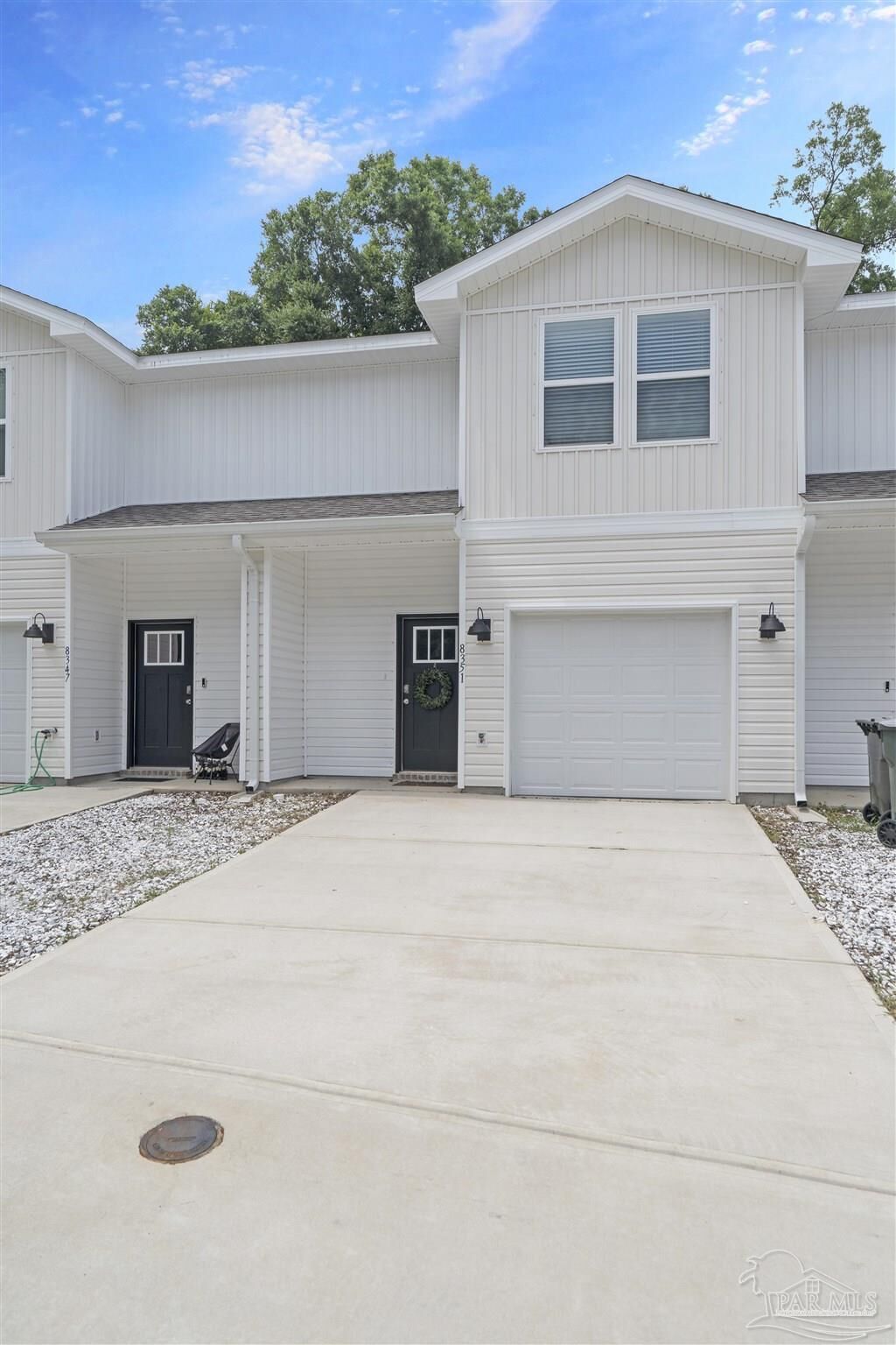 Property Photo: 8351 Bluejack Dr FL 32514