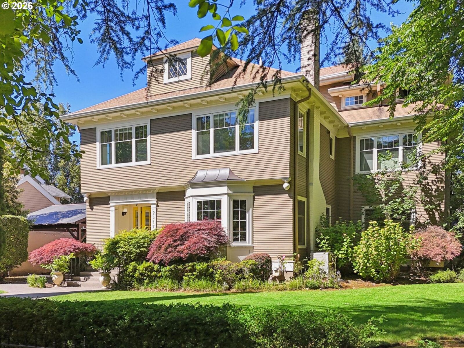 Property Photo:  2517 NE Hamblet St  OR 97212 