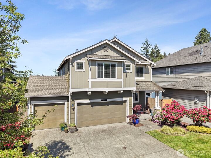 Property Photo: 15216 79th Avenue E WA 98375