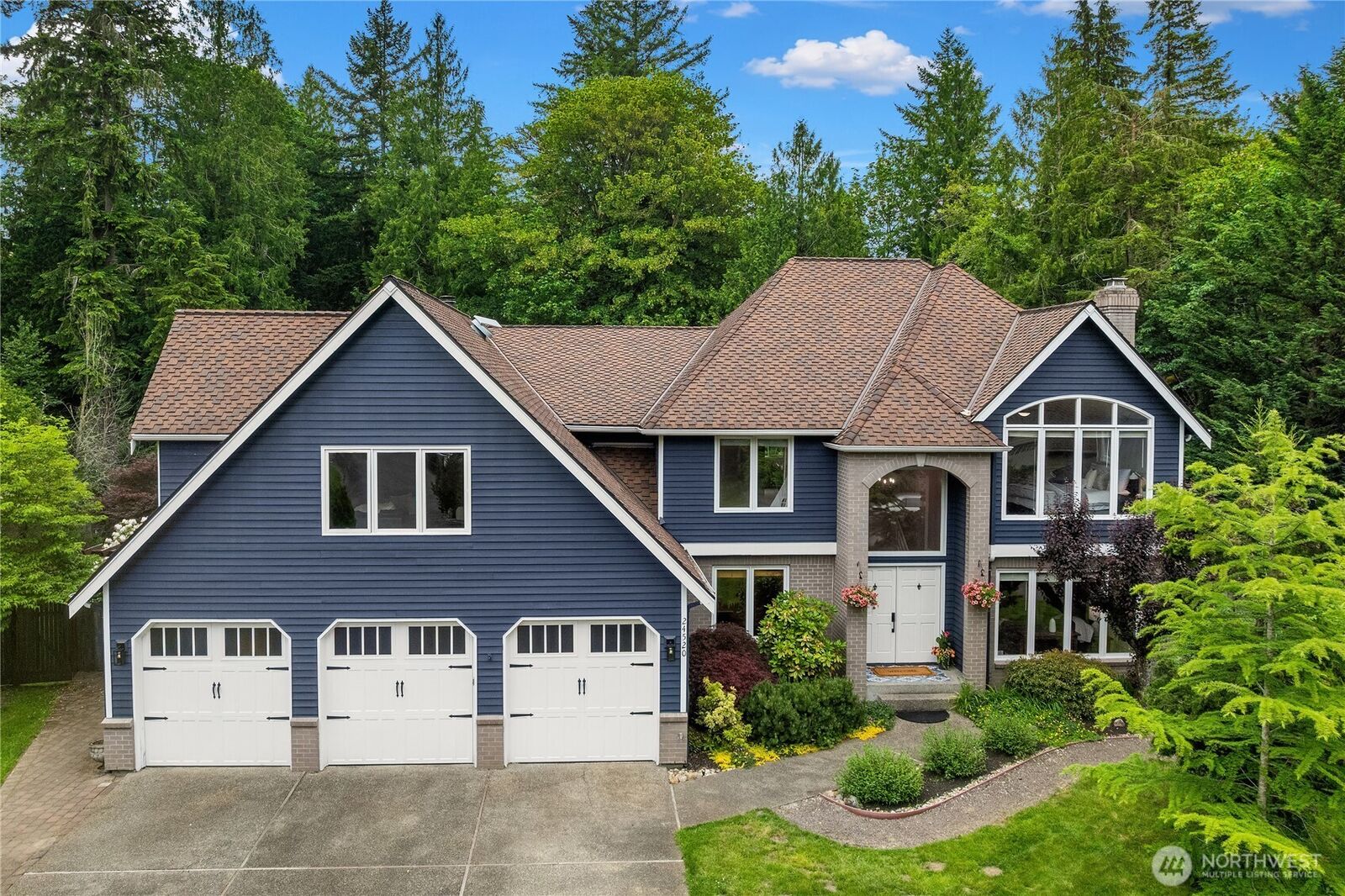 Property Photo:  24520 NE 11th Place  WA 98074 