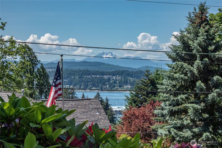 Property Photo: 209 Tracy Avenue WA 98366