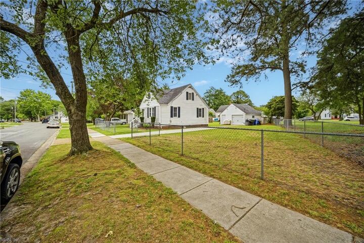 Property Photo: 2702 Argonne Ave VA 23509