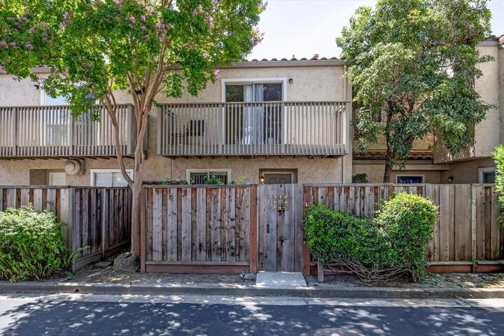 Property Photo: 103 Missiion CA 94303