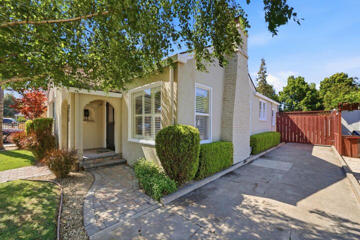 Property Photo:  871 Paula Street  CA 95126 