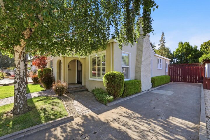 Property Photo:  871 Paula Street  CA 95126 