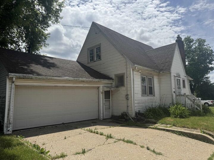 Property Photo:  1402 Henry Avenue  WI 53511 