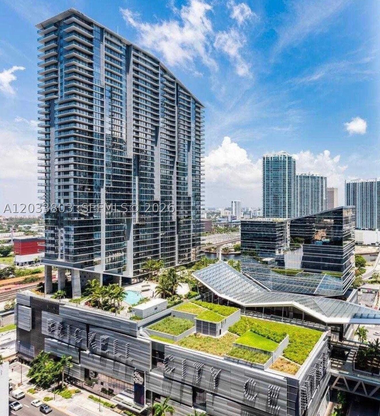 Property Photo:  88 SW 7th St 2206  FL 33130 