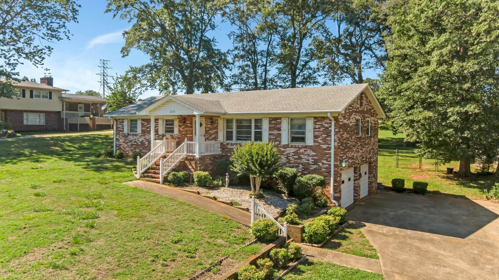 Property Photo:  210 Rosecrest Road  SC 29303 