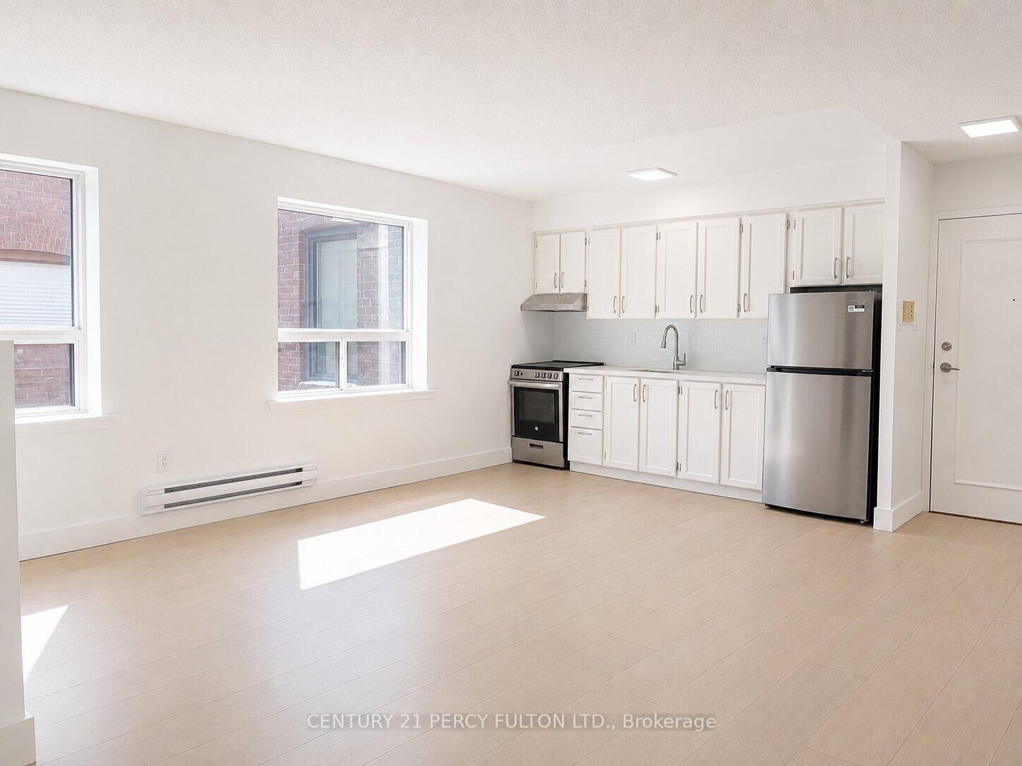Photo de la propriété:  2373 Bloor Street W 14  ON M6S 1P6 