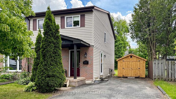 Photo de la propriété:  1043 12th Street E  ON N4K 5V4 