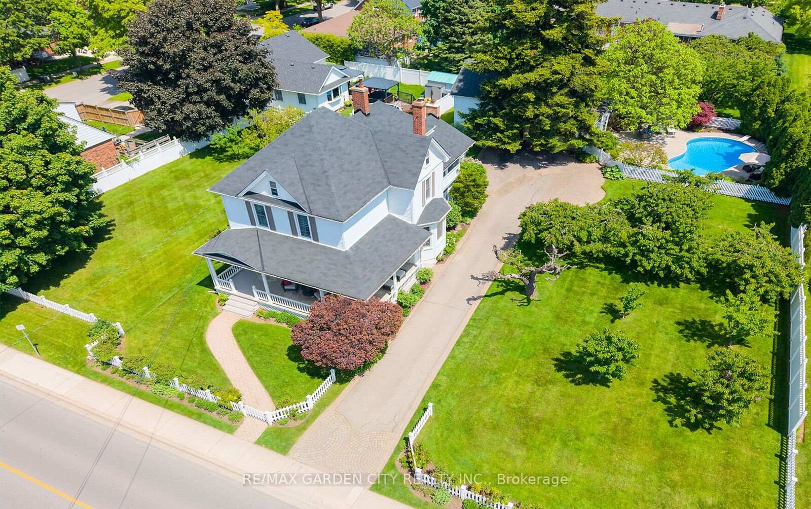 Property Photo: 24-26 Maple Avenue ON L3M 3B6