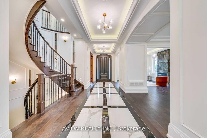 Property Photo: 3 Sutcliffe Drive ON M2K 2A5