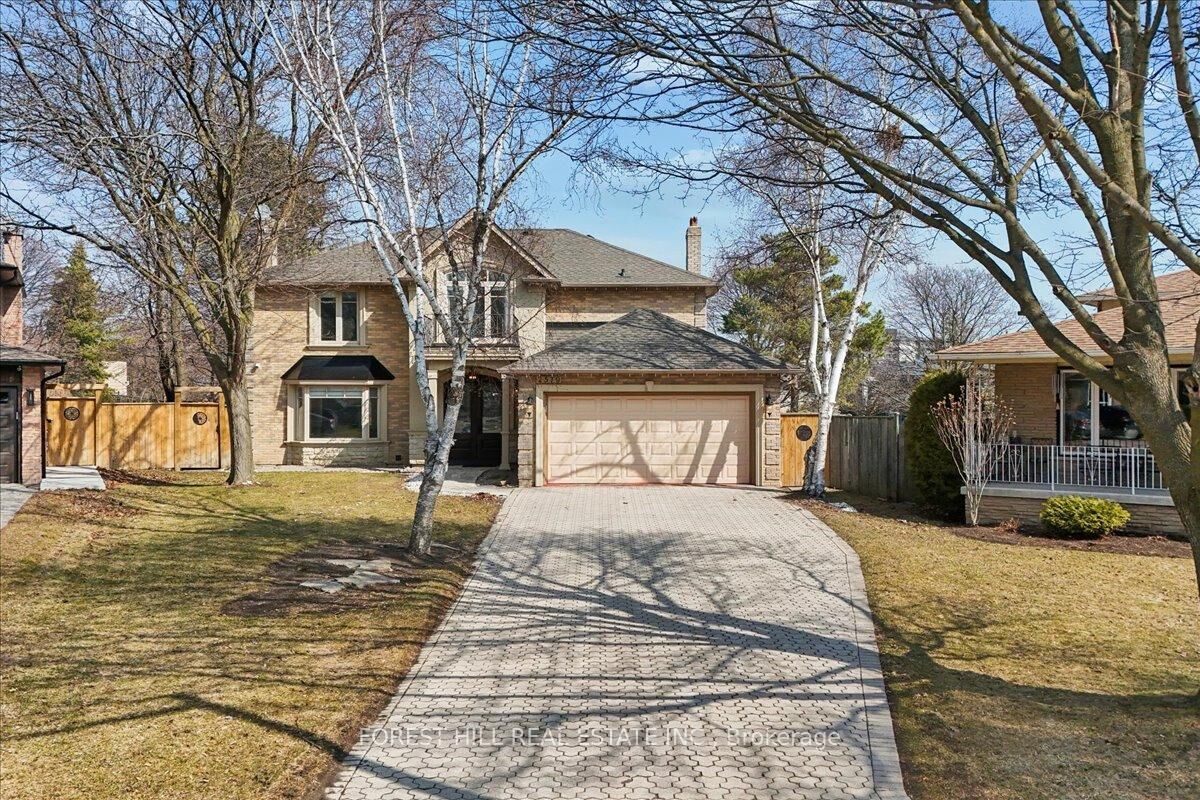 Property Photo: 2579 Kenna Court ON L5K 2K4