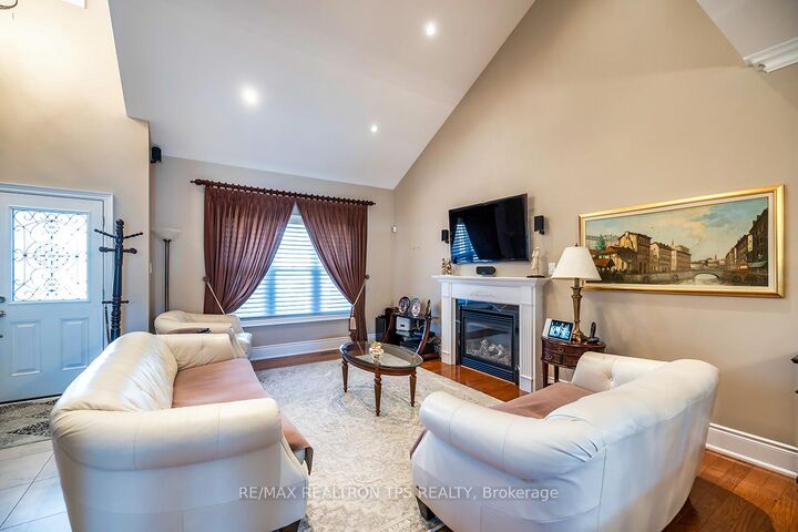 Property Photo: 25 Leafield Drive ON M1W 2R2
