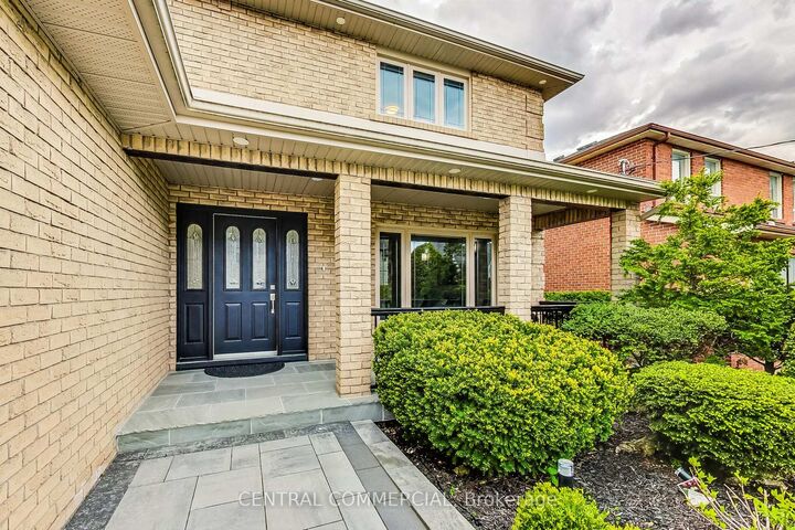 Property Photo: 35 Mackay Drive ON L4C 6N9