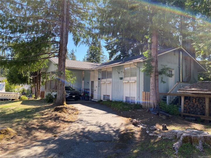 Property Photo: 380 Alder Cres BC V0P 1G0