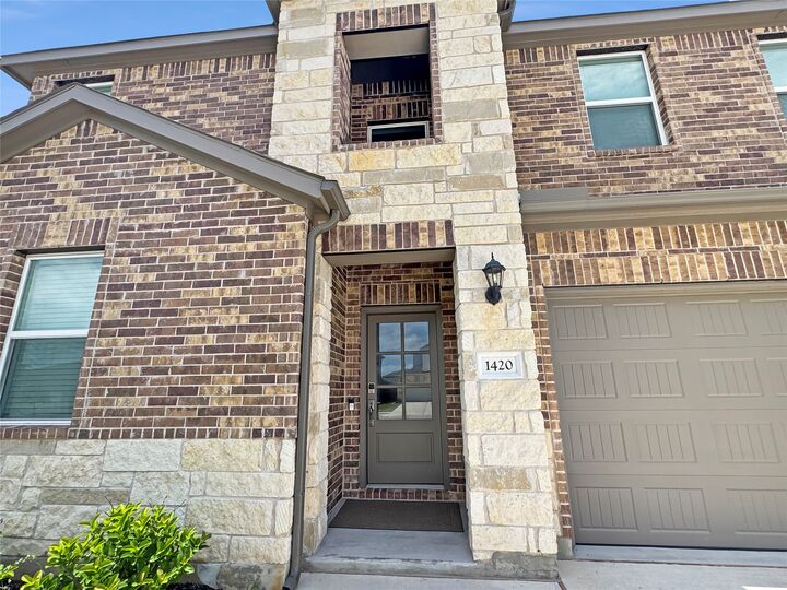 Property Photo: 1420 Carvin Way TX 78660