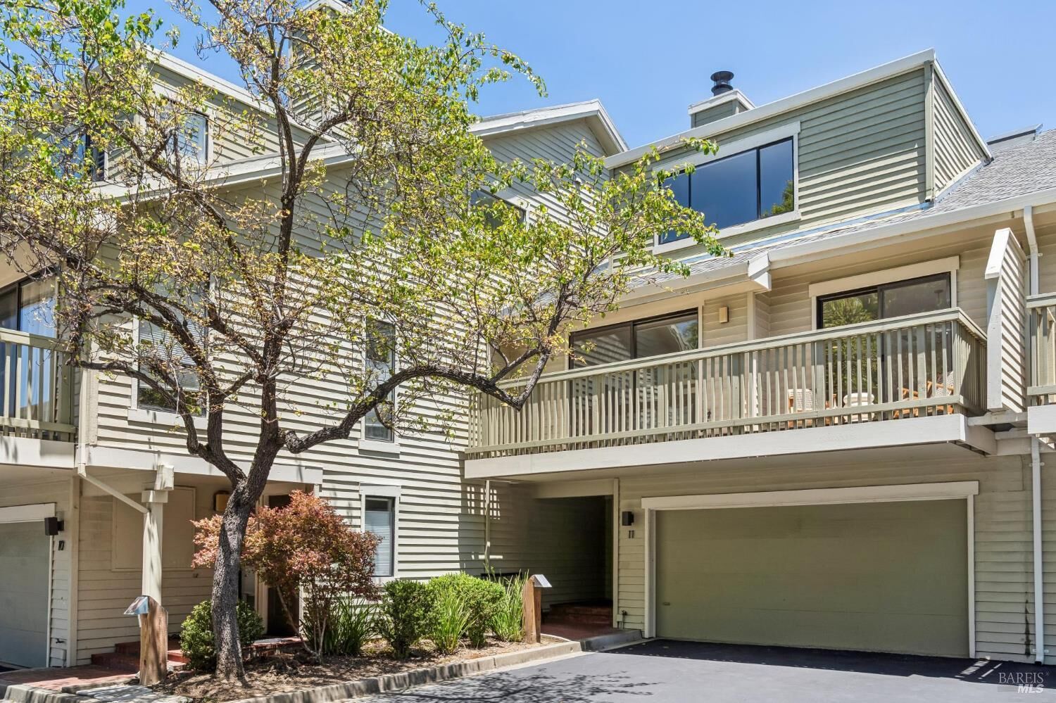 Property Photo:  11 Eucalyptus Knoll Street  CA 94941 
