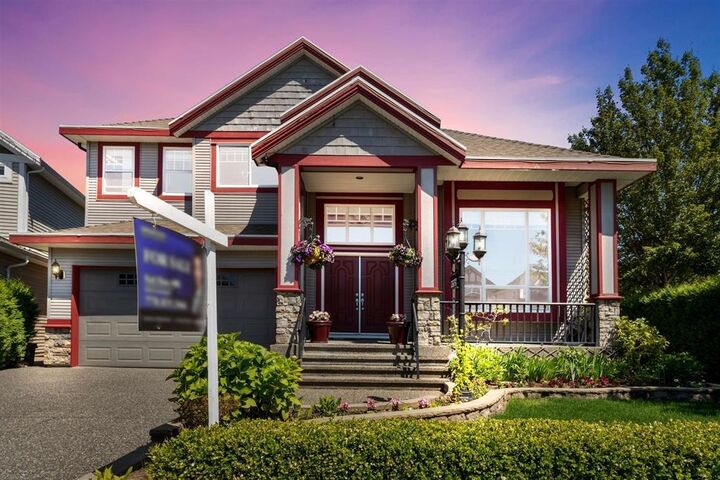 19785 72A Avenue — photo 1