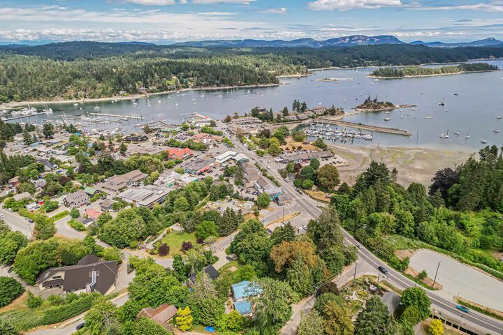 Property Photo: 2 Drake Road BC V8K 2K8