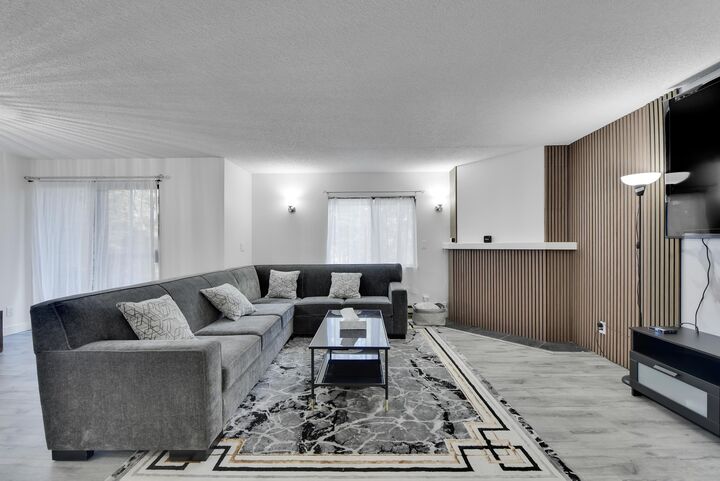 Property Photo: 7064 133B Street 203 BC V3W 8A4