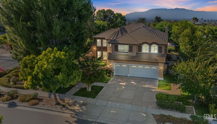 Property Photo:  605 Jocelyn Shelby Way  CA 92881 
