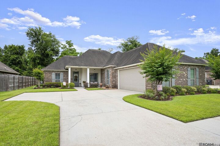 Property Photo:  11376 Oak Run Dr  LA 70734 