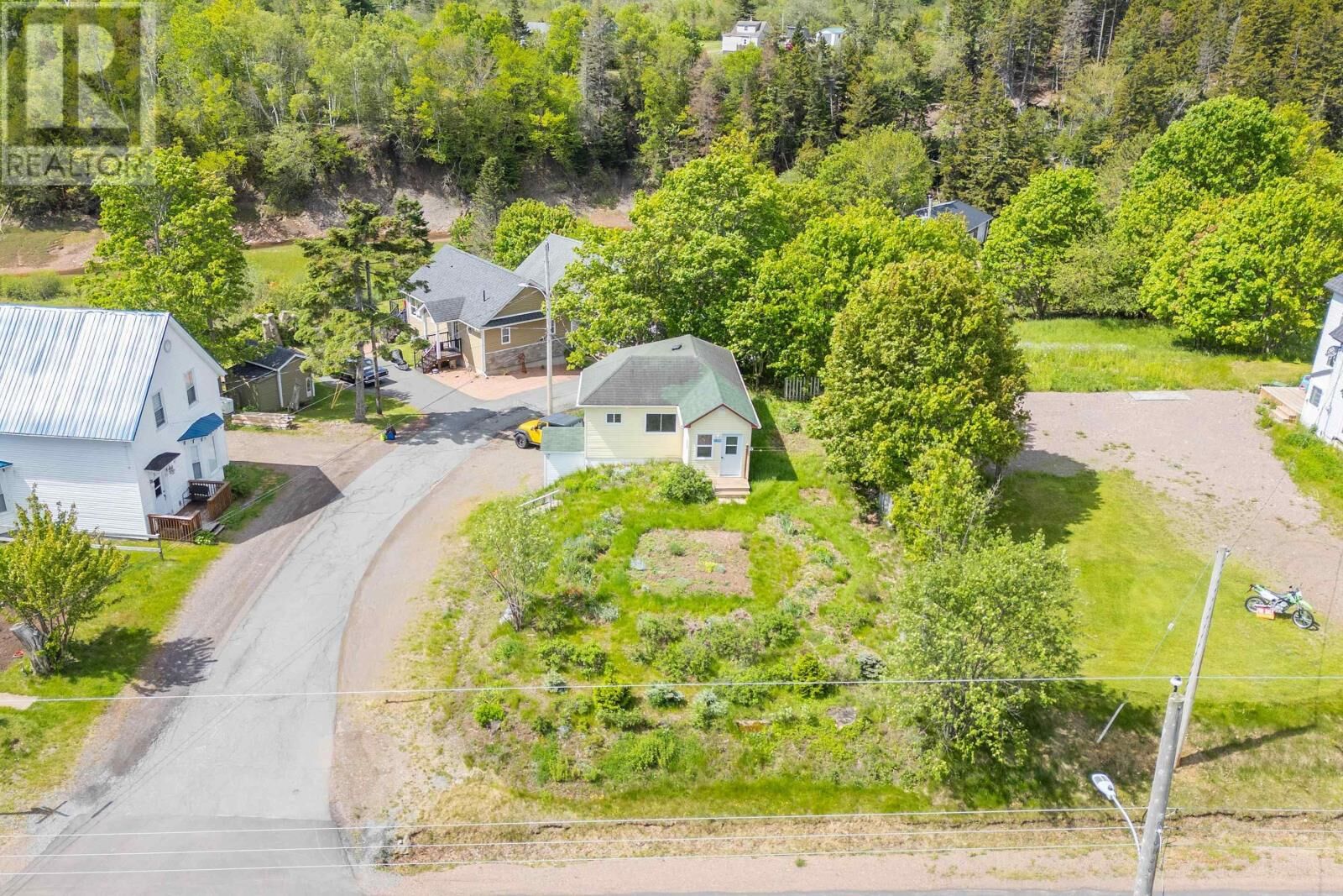 Property Photo: 2388 Western Avenue NS B0M 1S0