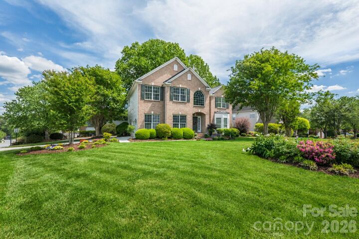 Property Photo: 15936 Northstone Drive NC 28078